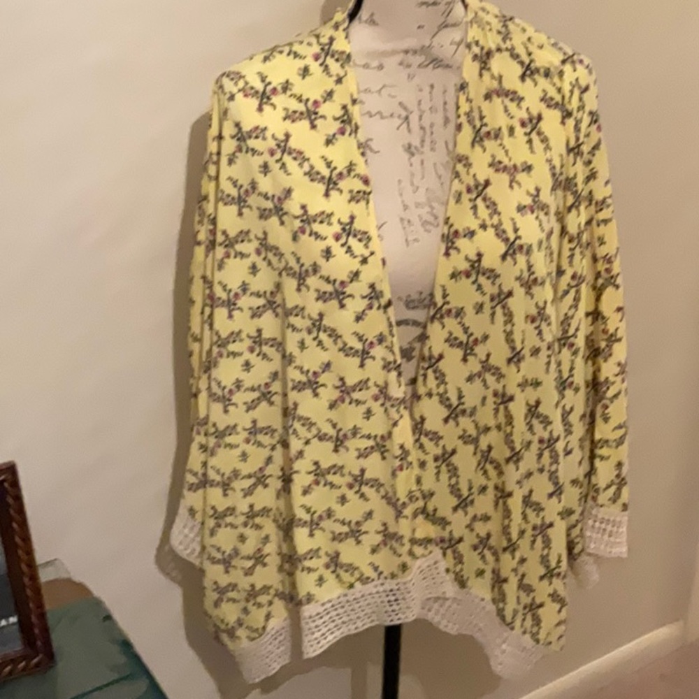 Great throw on.  Comfortable wear. Yellow floral kimono.